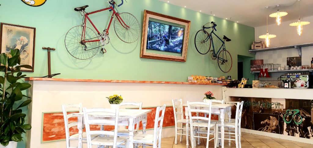 Mangi&Bevi Bike Cafe
